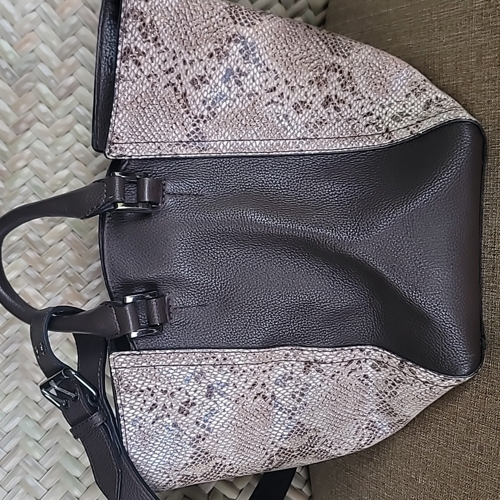 T TAHARI leather snake-skin detailed tote shoulder bag in Dark chocolate - Picture 7 of 10